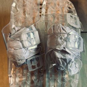 Brand new inbox, clear slides size 6